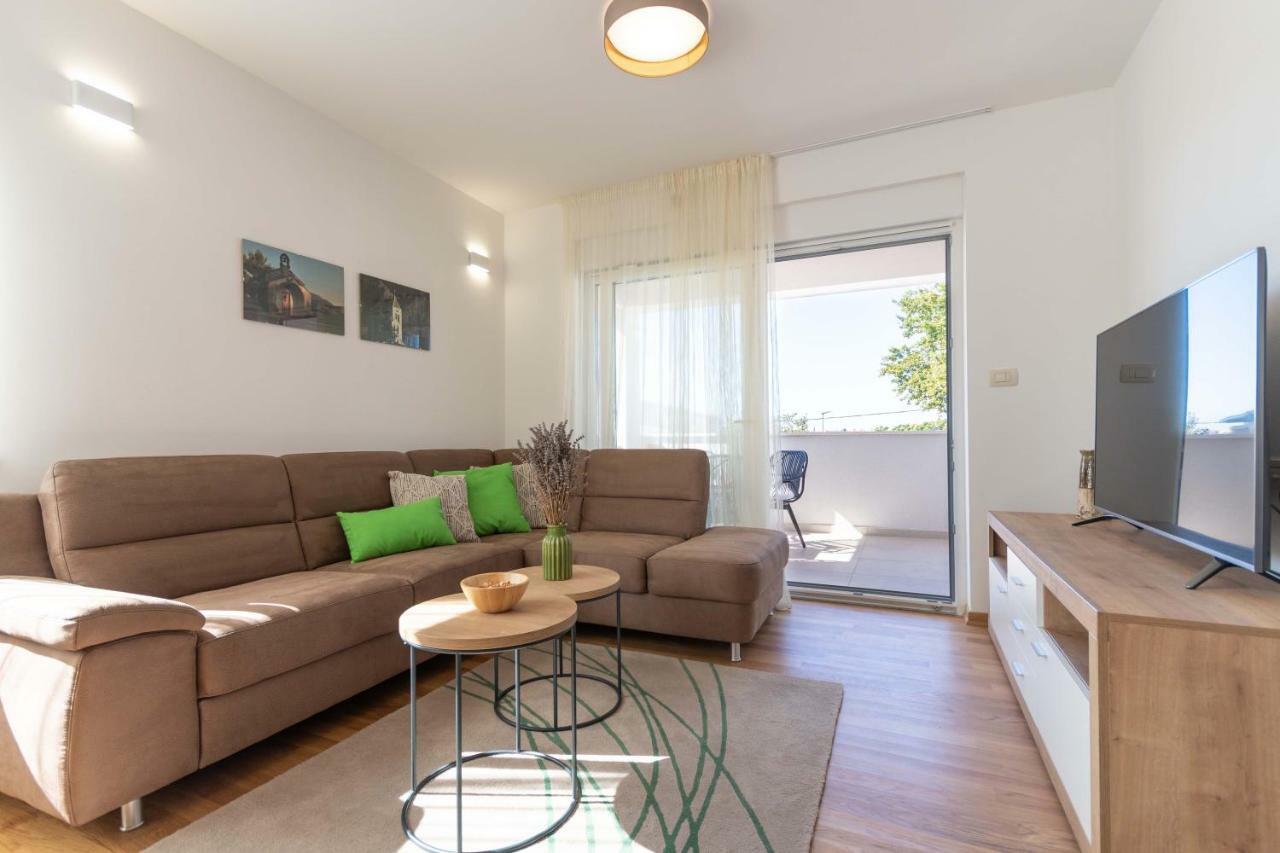 Apartment House Ivan John Podstrana Kültér fotó