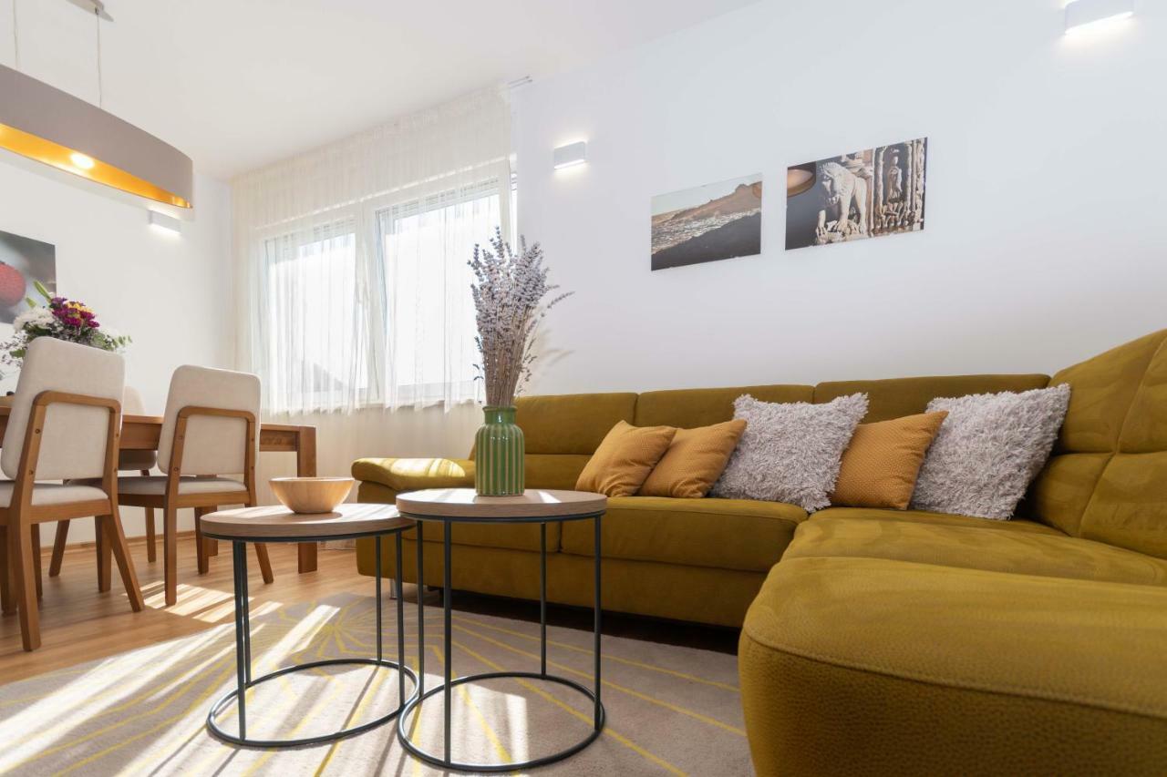 Apartment House Ivan John Podstrana Kültér fotó